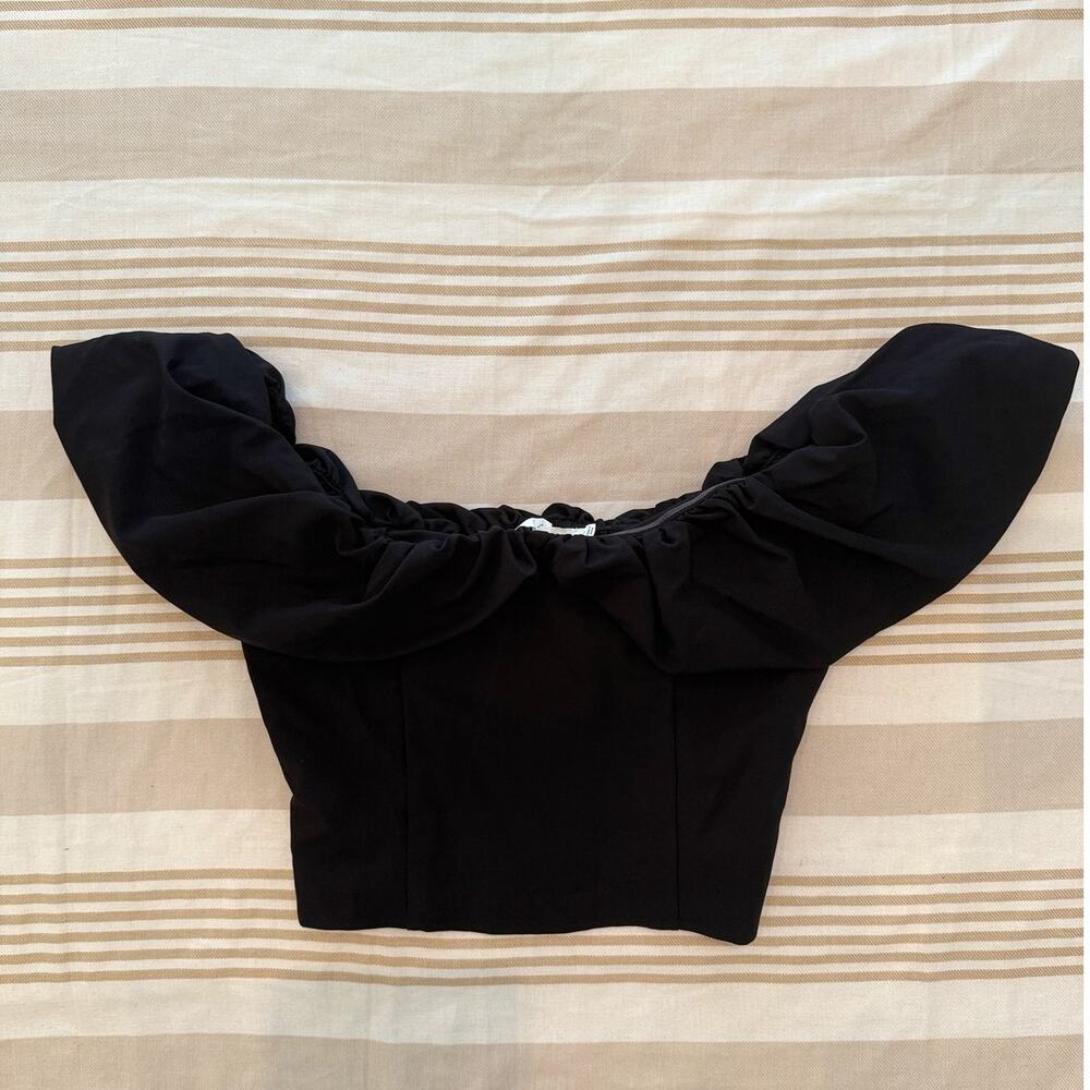 ASTR the label NWT ($88) | black ruffled crop Claribelle Top Shirt | size small